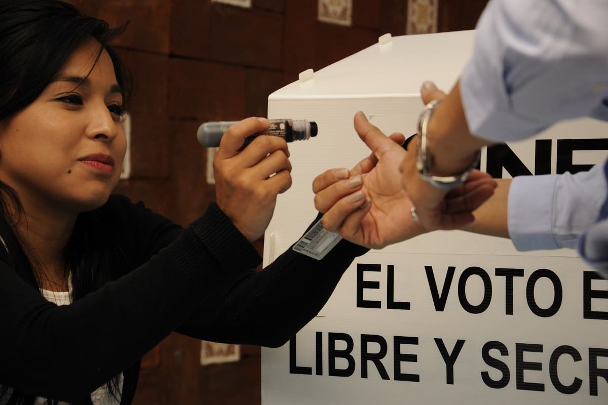 IEE prohíbe a Morena y PT participar en elección extraordinaria de San José Miahuatlán y Teotlalco 2 voto 1