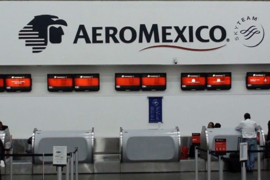 Aeromexico Santa Lucia 1