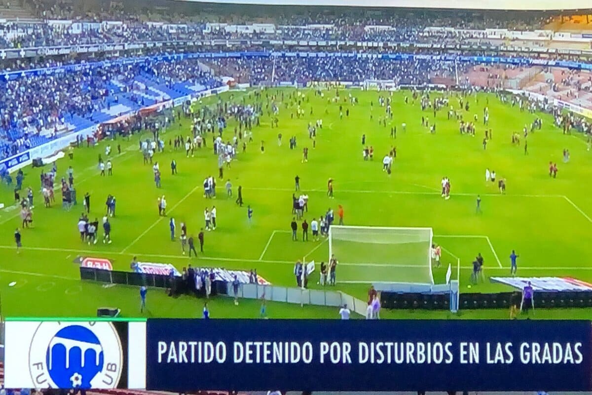 IMÁGENES FUERTES: Desnudos y ensangrentados, así quedaron en la trifulca del Querétaro-Atlas 2 Violencia querétaro Atlas