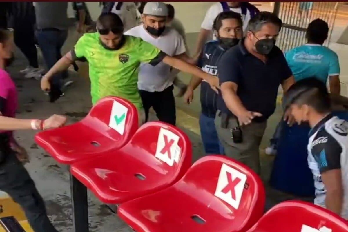 Reportan 17 muertos en La Corregidora tras la trifulca entre las porras de Atlas y Querétaro 2 FNIU53MUYAEzBI7 1 1