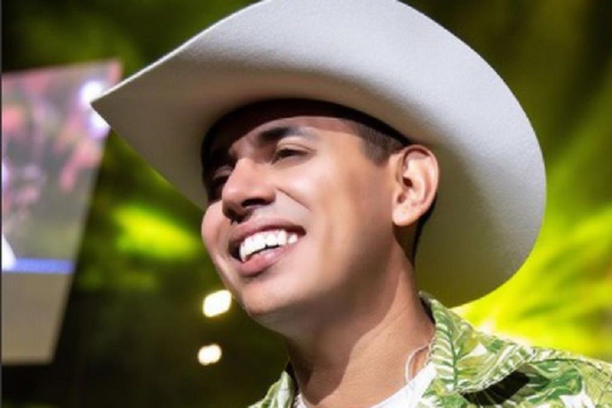VIDEO: Jhonny Caz de Grupo Firme se prepara para bailar ballet en el Foro Sol 5 Jhonny caz