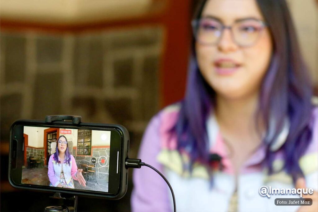 Ella es OtraFernandaMás, la poblana gamer y creadora de contenido 12 OtraFernandaMas Gamer streamer 3