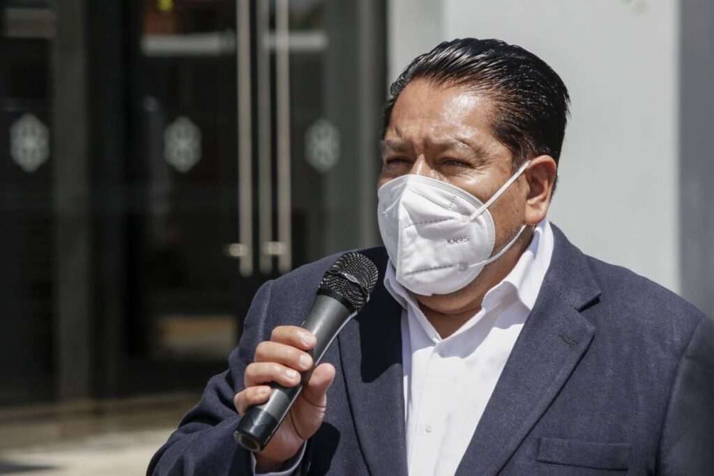 ¿Y la modernización del transporte público de Puebla? Aréchiga y Elsa Bracamonte, los secretarios que fracasaron 5 ¿Y la modernización del transporte público de Puebla? Aréchiga y Elsa Bracamonte, los secretarios que fracasaron