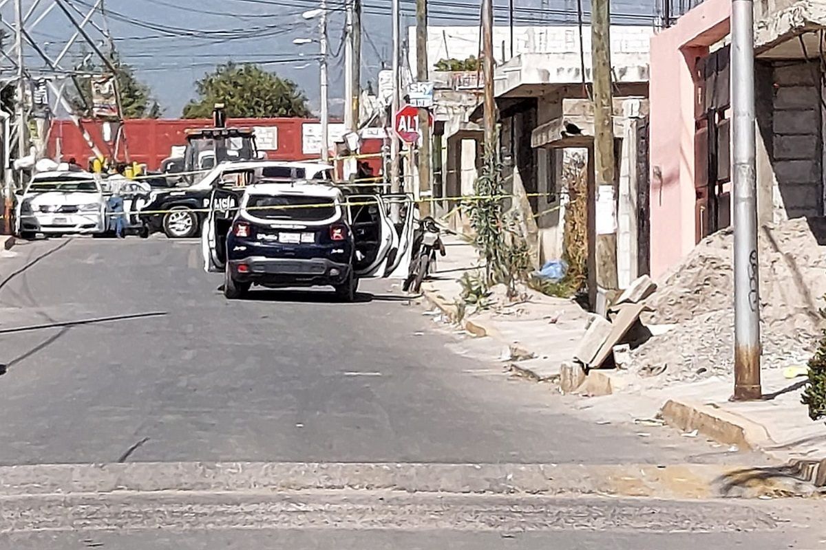 Ejecutan a dos policías municipales de Tepeaca y se roban su patrulla 2 balacera