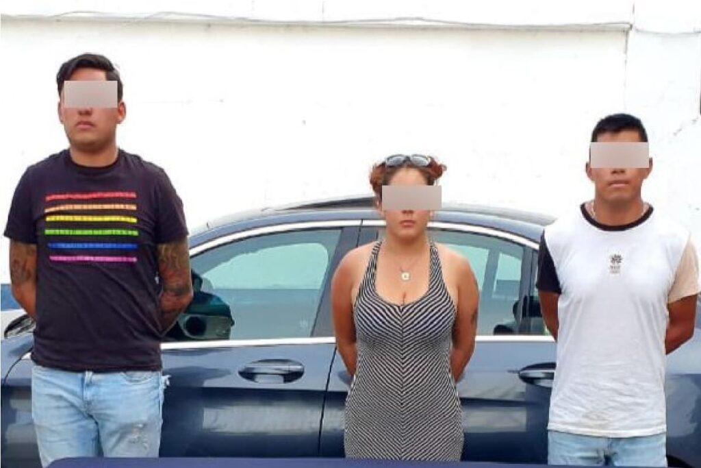 detienen a una mujer y un hombre en atlixco 1