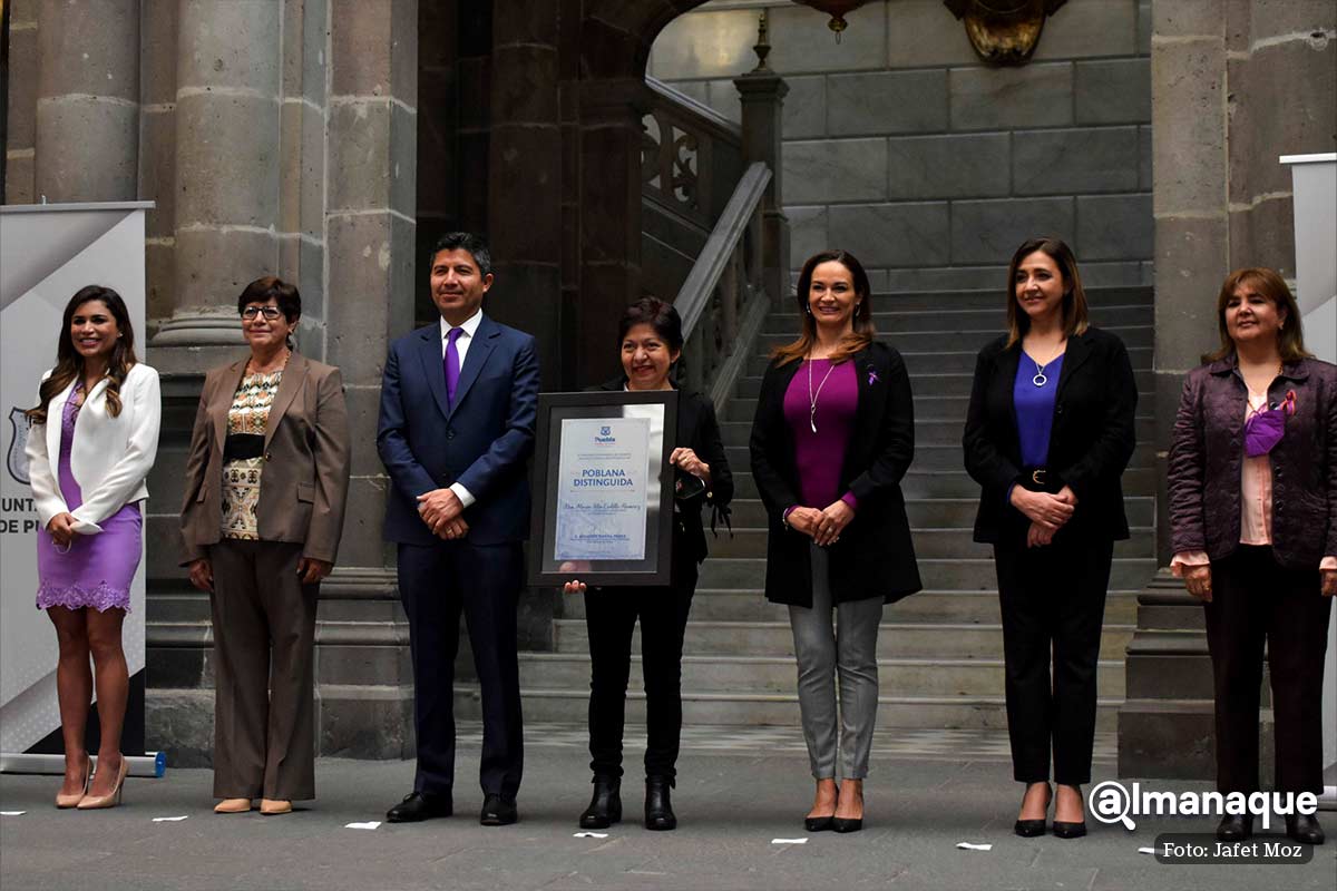 Ayuntamiento entrega reconocimiento de Poblana Distinguida a Lilia Cedillo, rectora de la BUAP 7 lilia cedillo Eduardo Rivera 8m 3