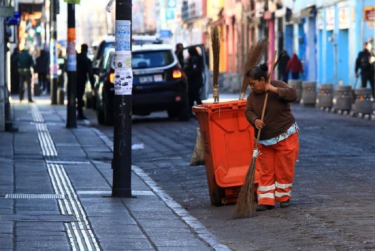 Organismo Operador del Servicio de Limpia aseó 4 mil 600 metros en el Centro Histórico 1 limpia del centro de puebla 1