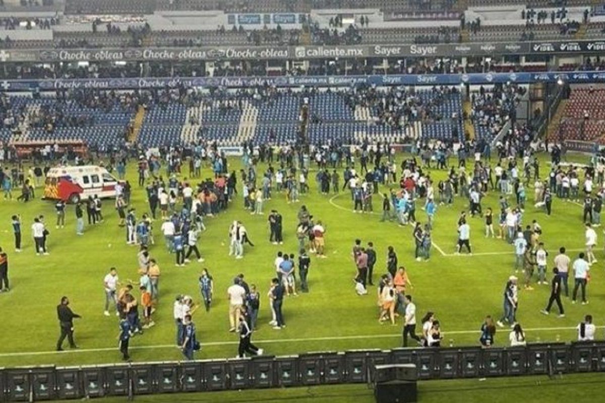 "Una banda de animales secuestró el fútbol en México": rinden minuto de silencio en Perú 2 peru queretaro