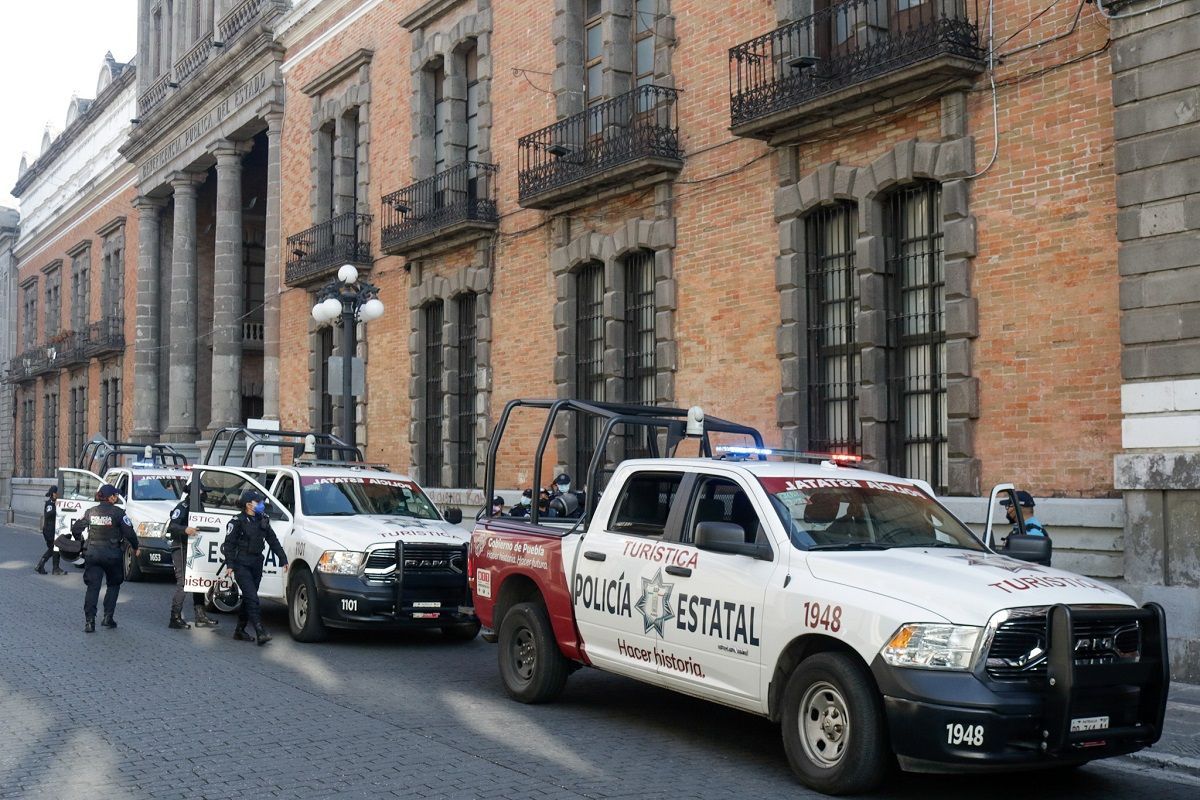 Saquean tienda de azulejos en la 31 Poniente en Puebla 2 policias 1