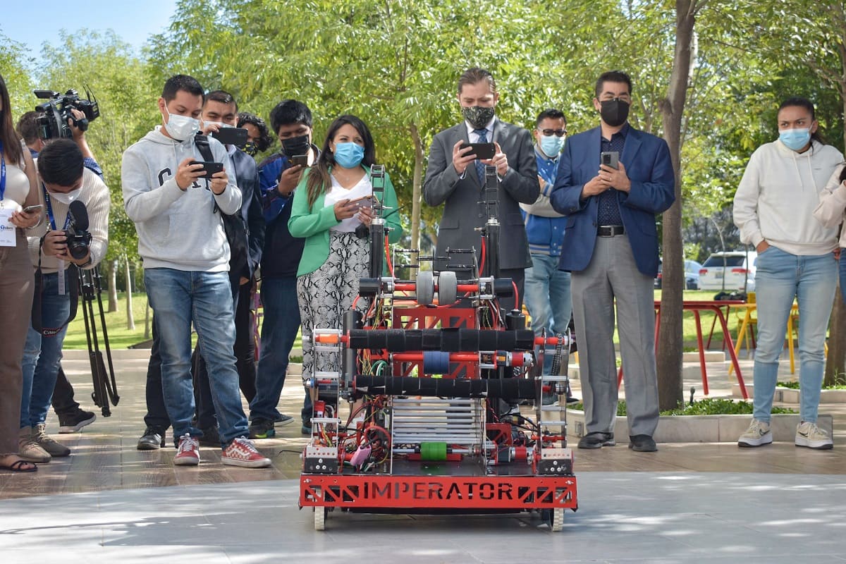 Tec de Monterrey presenta Onix, el robot con el que competirán en Nuevo León 4 robot 1 1