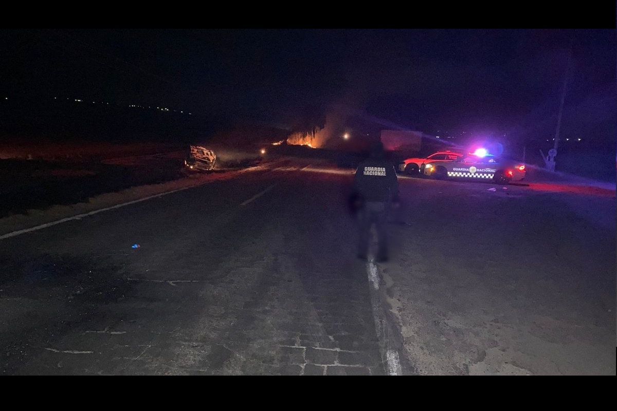 Tras operativo en Libres, inconformes incendian 4 unidades oficiales 2 ssc