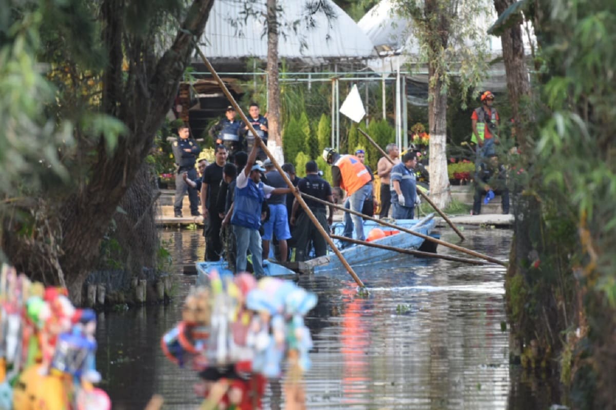 Localizan el cuerpo de un hombre flotando en pista de canotaje en Xochimilco 4 xochimilco 1