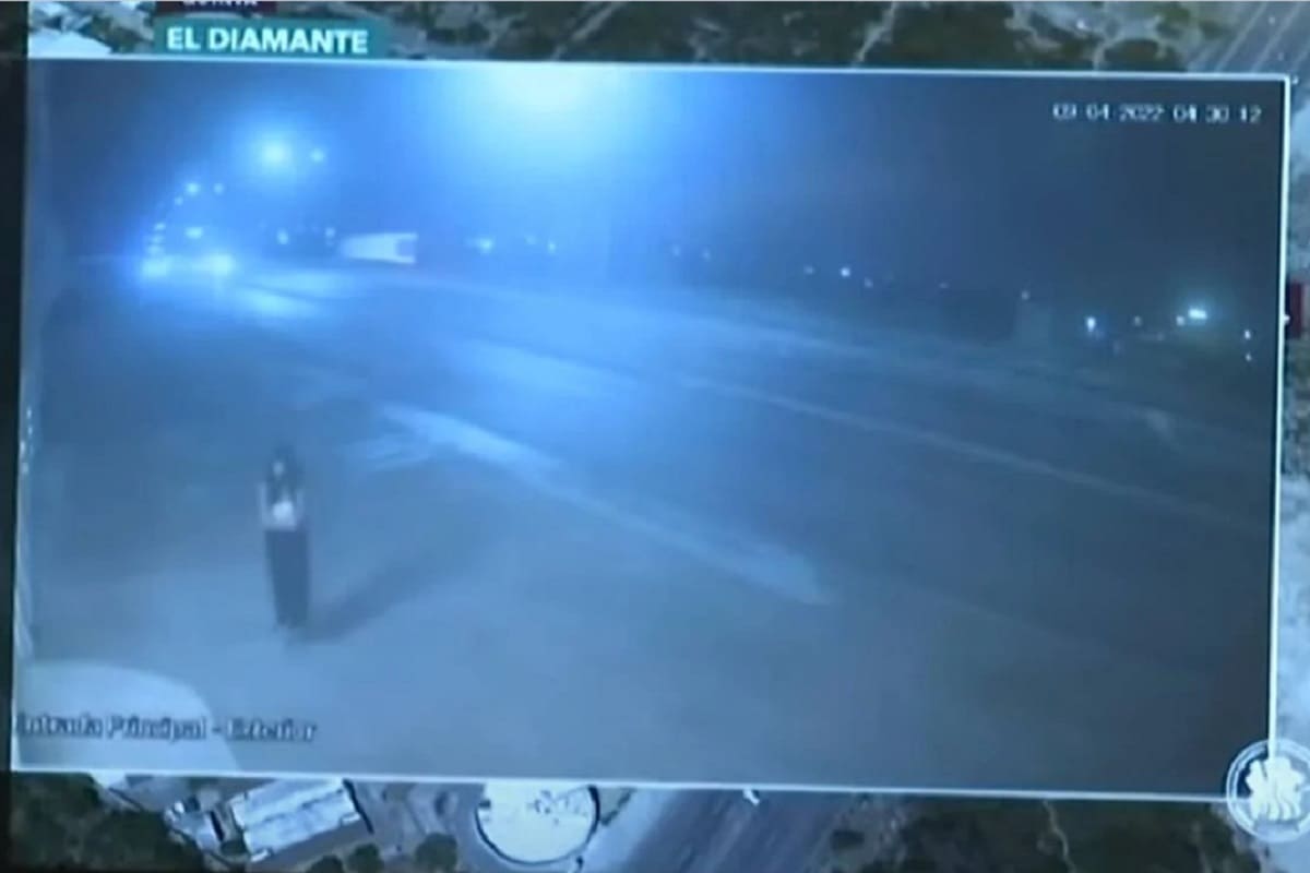 La Fiscalía de NL presenta videos de Debanhi Escobar entrando sola al motel; cesan a dos fiscales del caso 5 Debanhi Escobar videos 1