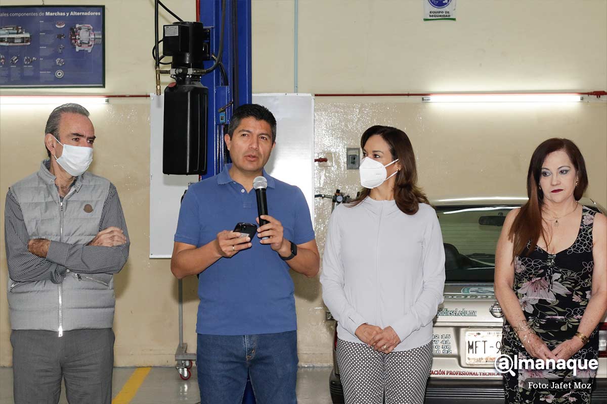 Ayuntamiento de Puebla presenta cursos de mecánica automotriz para mujeres 10 Eduardo Rivera Talleres de Mecanica Automotriz para Mujeres Puebla 3