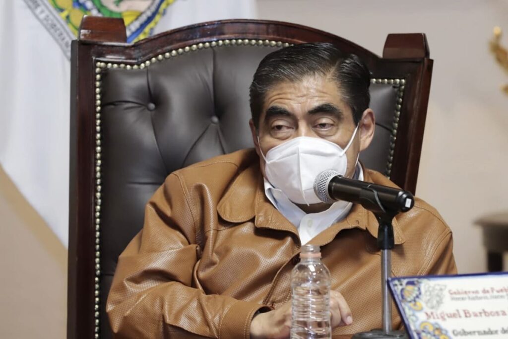 Miguel Barbosa estudiantes