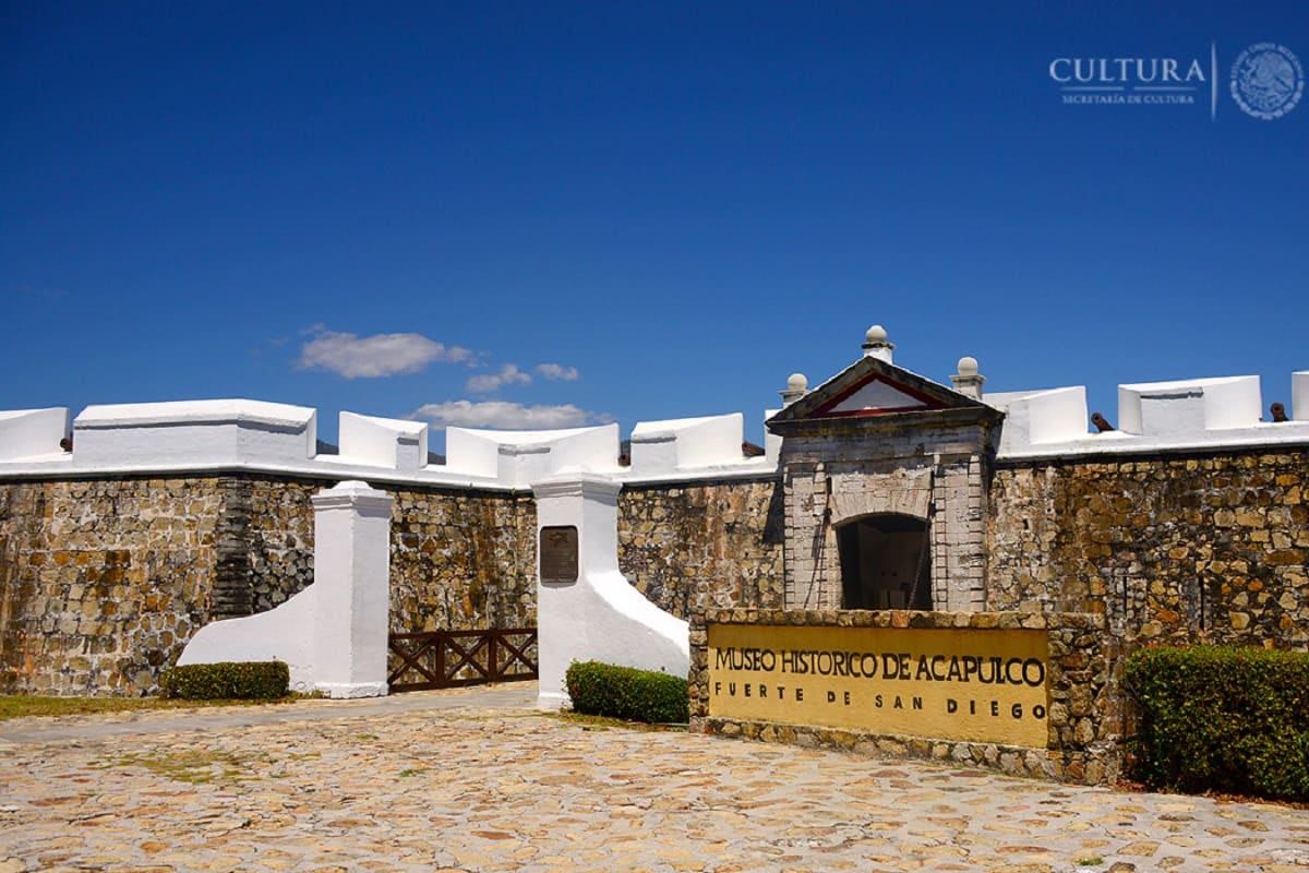 ¿Vas a viajar a Acapulco pero no hay mucho presupuesto? Te decimos qué hacer con poco dinero💸 19 Acapulco