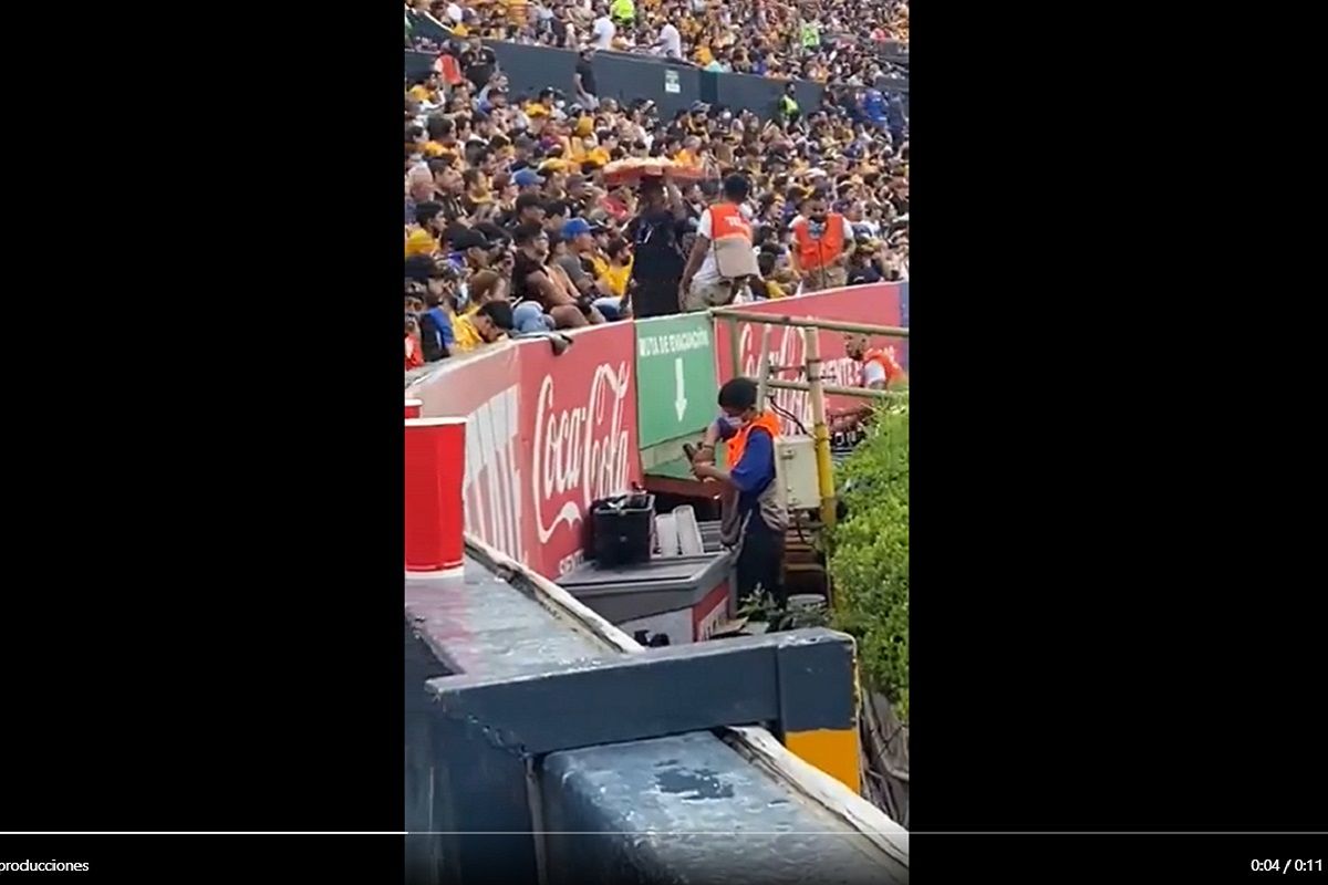 VIDEO: Rebaja cerveza con agua para venderla en el partido de Tigres vs Toluca 4 Ola de calor 1
