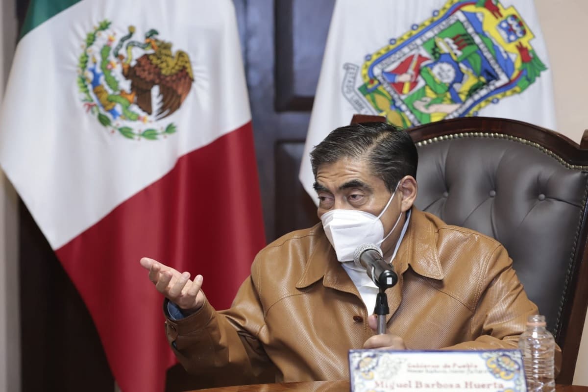 Barbosa exhortó a municipios retirar espectaculares de áreas verdes