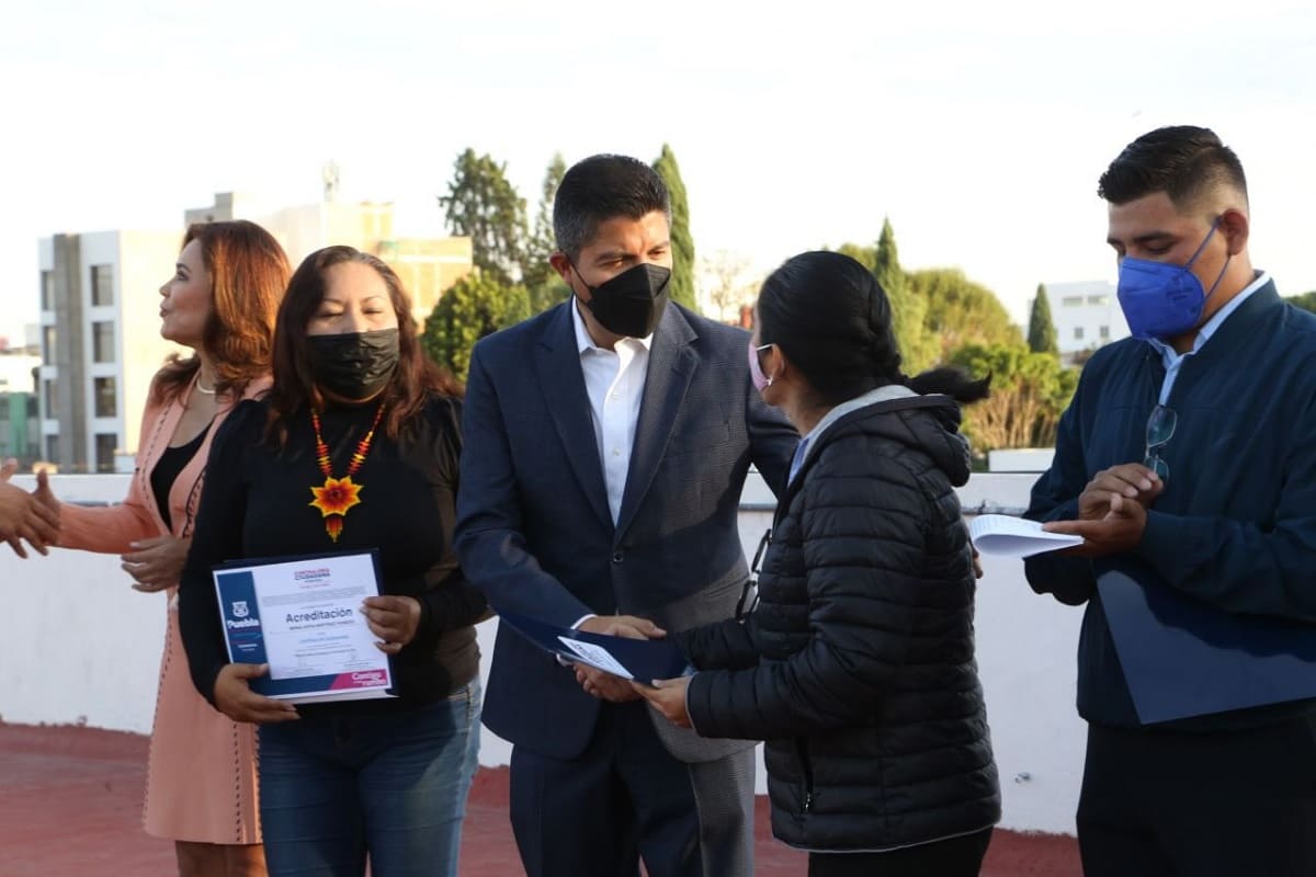 Eduardo Rivera Pérez acredita a contralores ciudadanos, siendo una acción inédita para auditar el ejercicio público 1 contralores ciudadanos reconocimiento erp 1