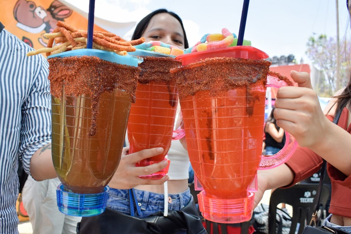 Licuachelas, camaroneras y clamatos, las bebidas que encontrarás en Feria de la Michelada en Cholula 4 feria de la michelada 3