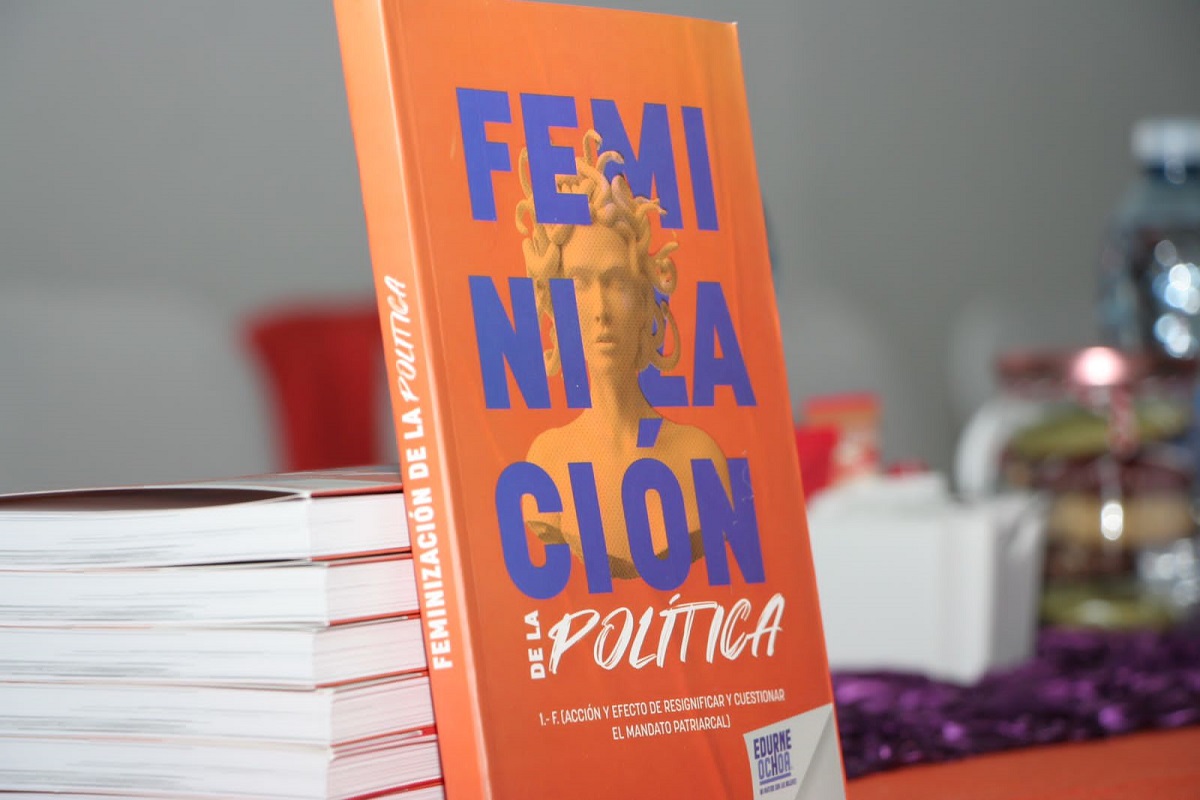 En Puebla presentan el libro ‘Feminización de la Política’ 3 libro