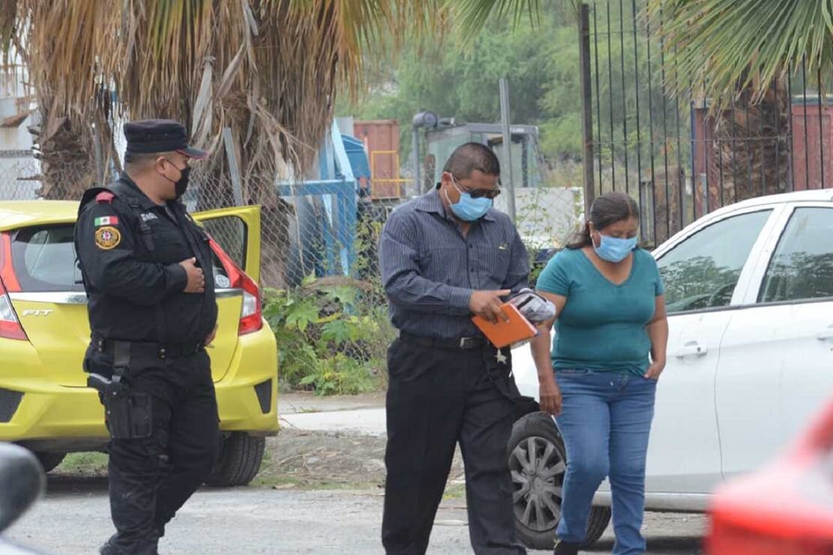 Padre de Debanhi Escobar procederá legalmente contra servidores públicos 2 padres de debanhi escobar 1