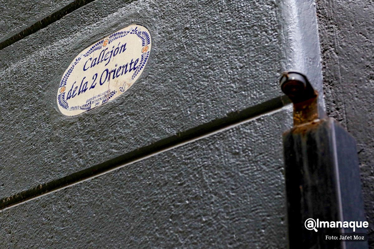 Retiran portones de callejón que se adueñó Casa Reyna y rescatan estacionamiento 11 Callejon y Estacionamiento Casa Reyna 1