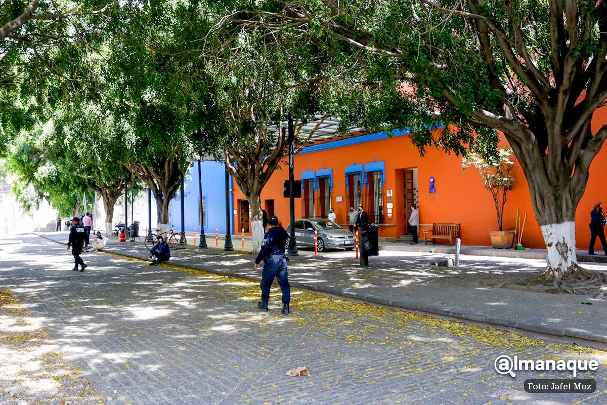 Retiran portones de callejón que se adueñó Casa Reyna y rescatan estacionamiento 9 Callejon y Estacionamiento Casa Reyna 3