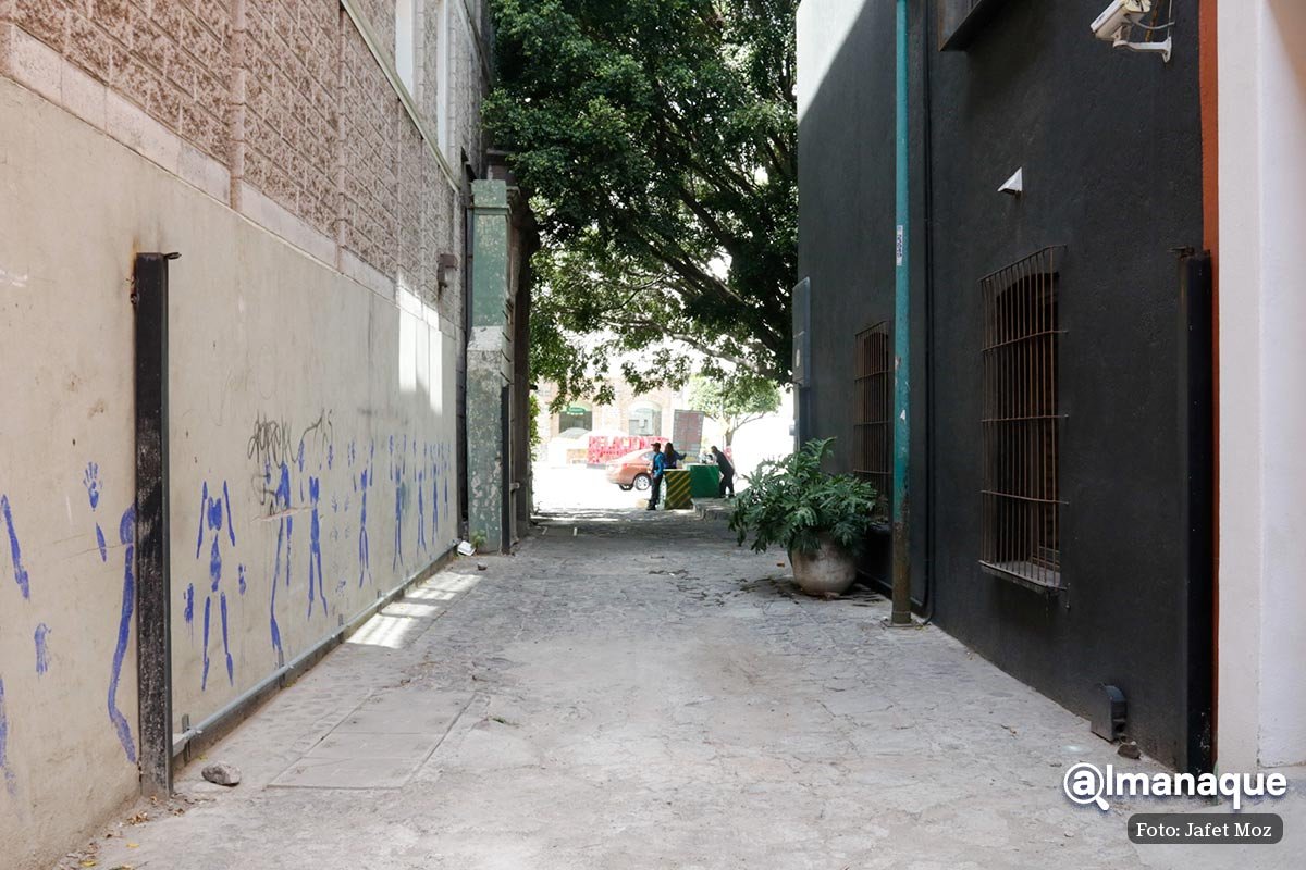 Retiran portones de callejón que se adueñó Casa Reyna y rescatan estacionamiento 10 Callejon y Estacionamiento Casa Reyna 7