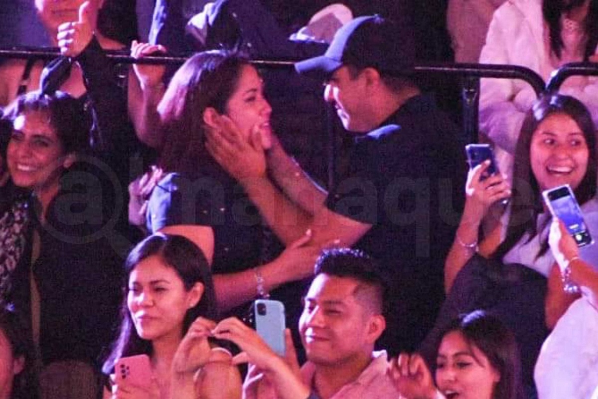 Joven le propone matrimonio a su novia durante concierto de Carlos Rivera en el Palenque de Puebla 3 Carlos rivera matrimonio
