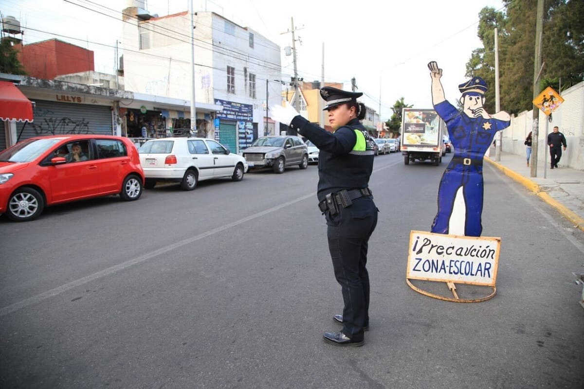 Eduardo Rivera encabeza operativo "Escuela Segura" en el Centro Escolar Gustavo Díaz Ordaz 4 Imagen de iOS 1 8