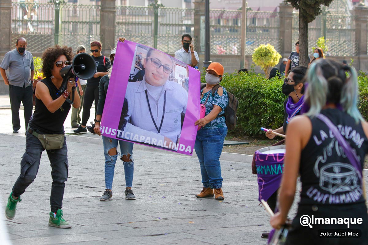 Luto nacional se manifiestan en Puebla por la vida de las mujeres 10