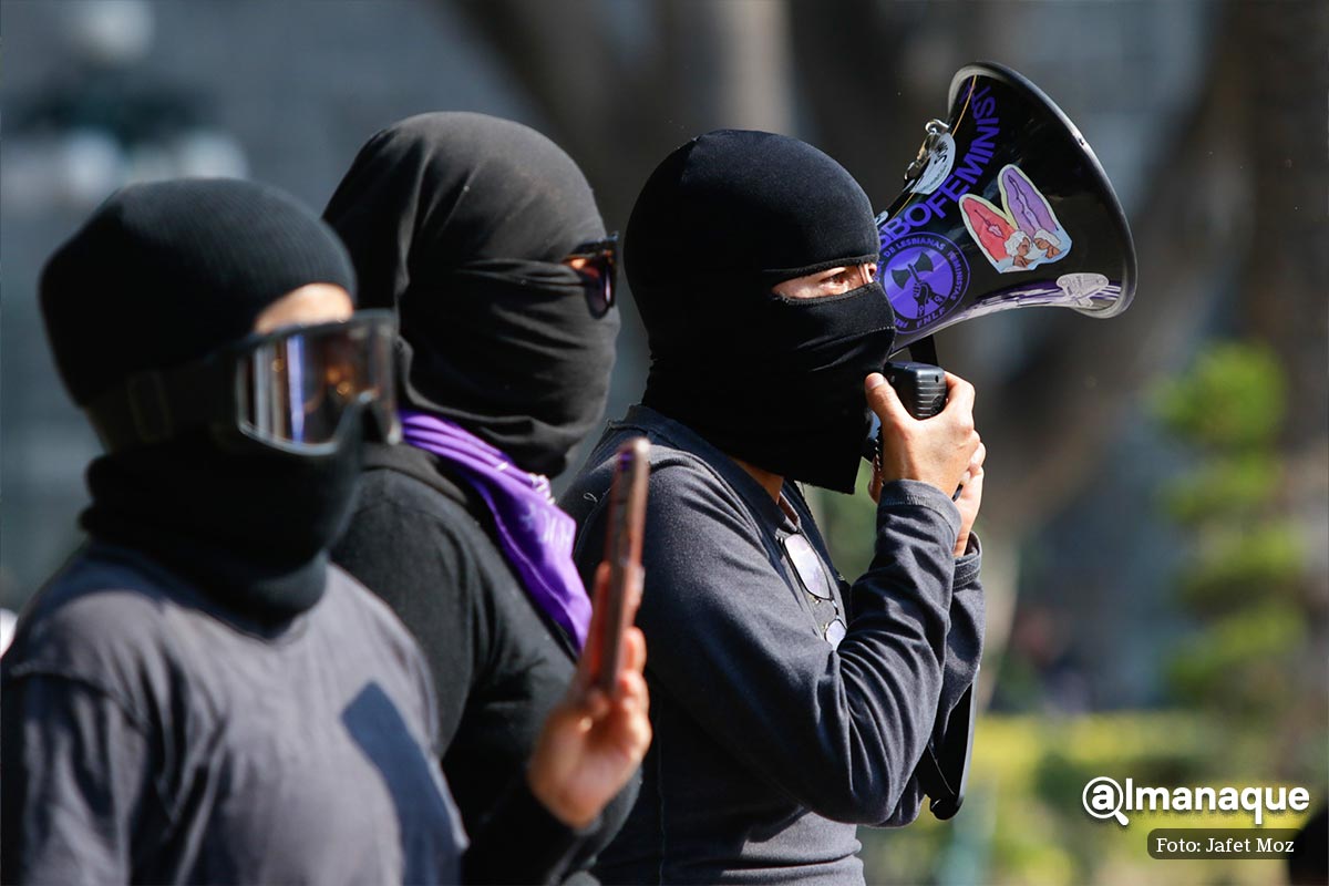 Luto nacional se manifiestan en Puebla por la vida de las mujeres 12