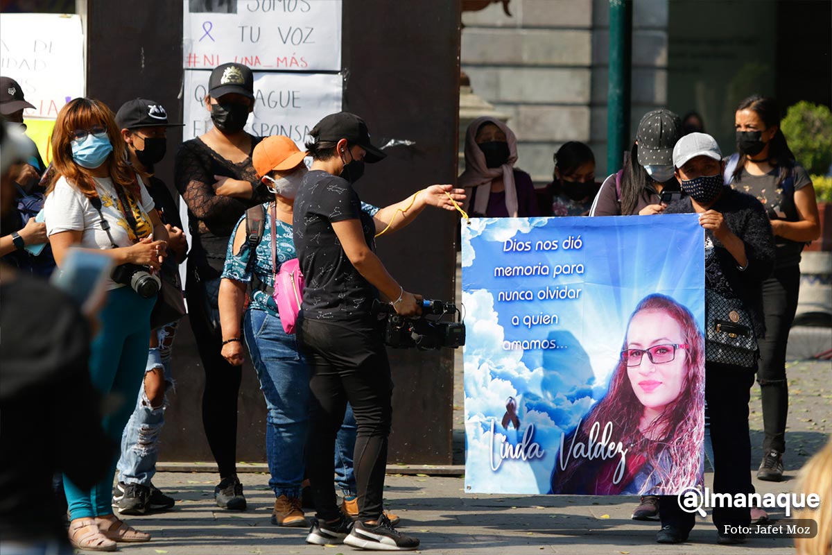 Luto nacional se manifiestan en Puebla por la vida de las mujeres 4