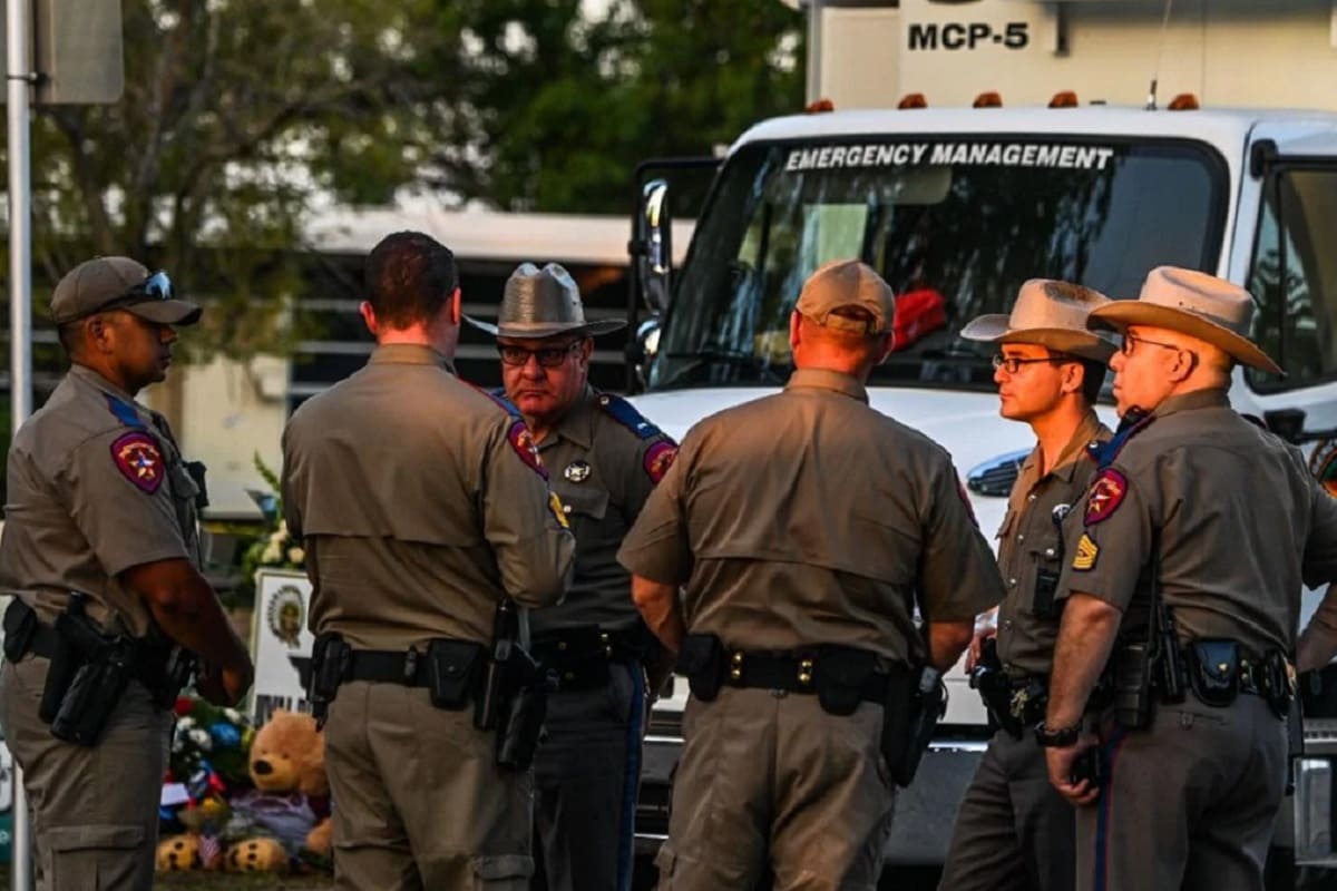La policía esperó 48 minutos para entrar a la escuela donde ocurrió el tiroteo en Texas 5 Tiroteo Texas 1