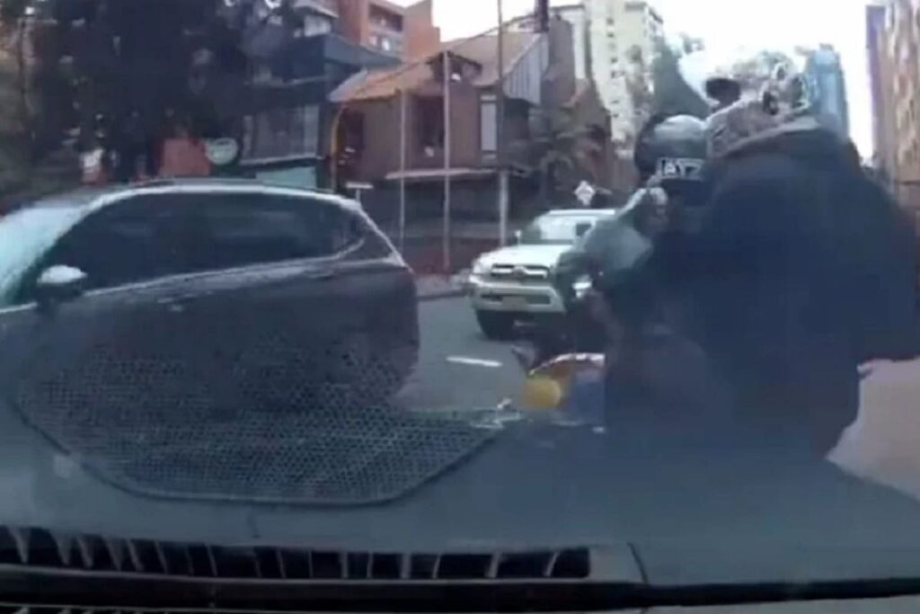 atropella a ladrones 1