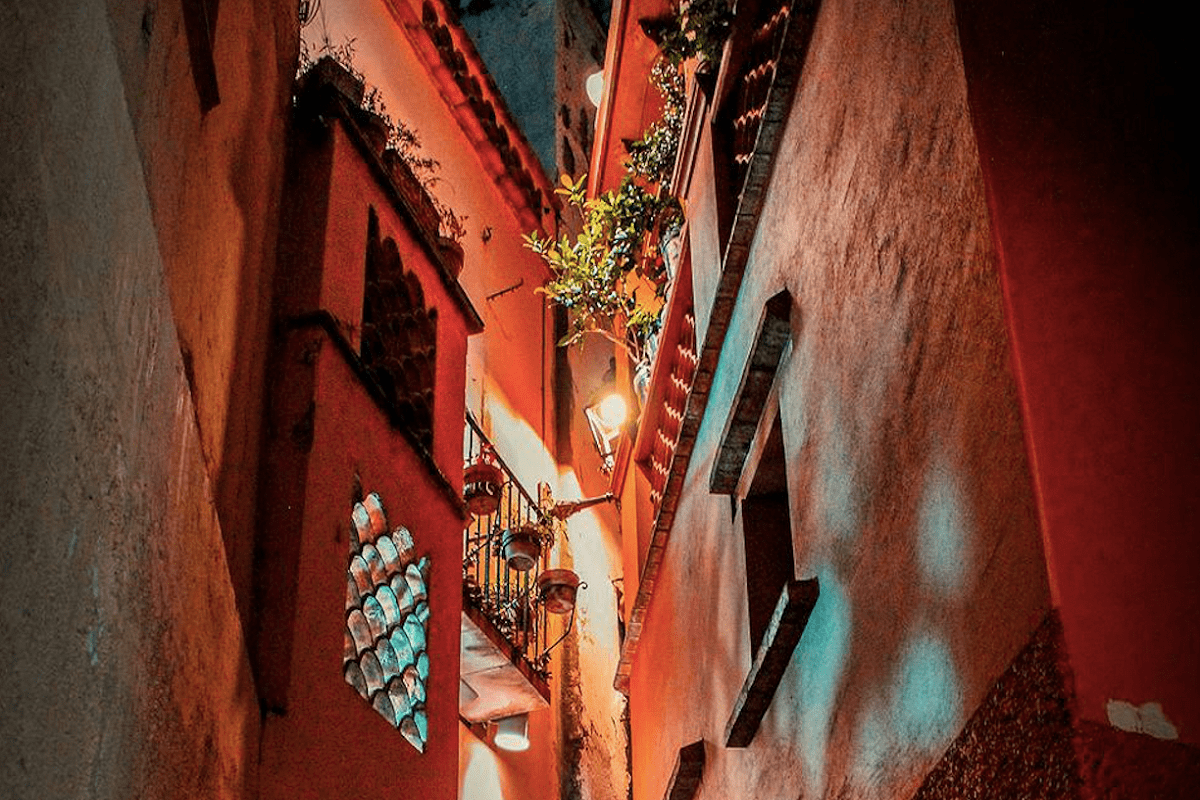 Reabren el "Callejón del Beso" en Guanajuato, tras protesta de la dueña 2 callejon del beso 1
