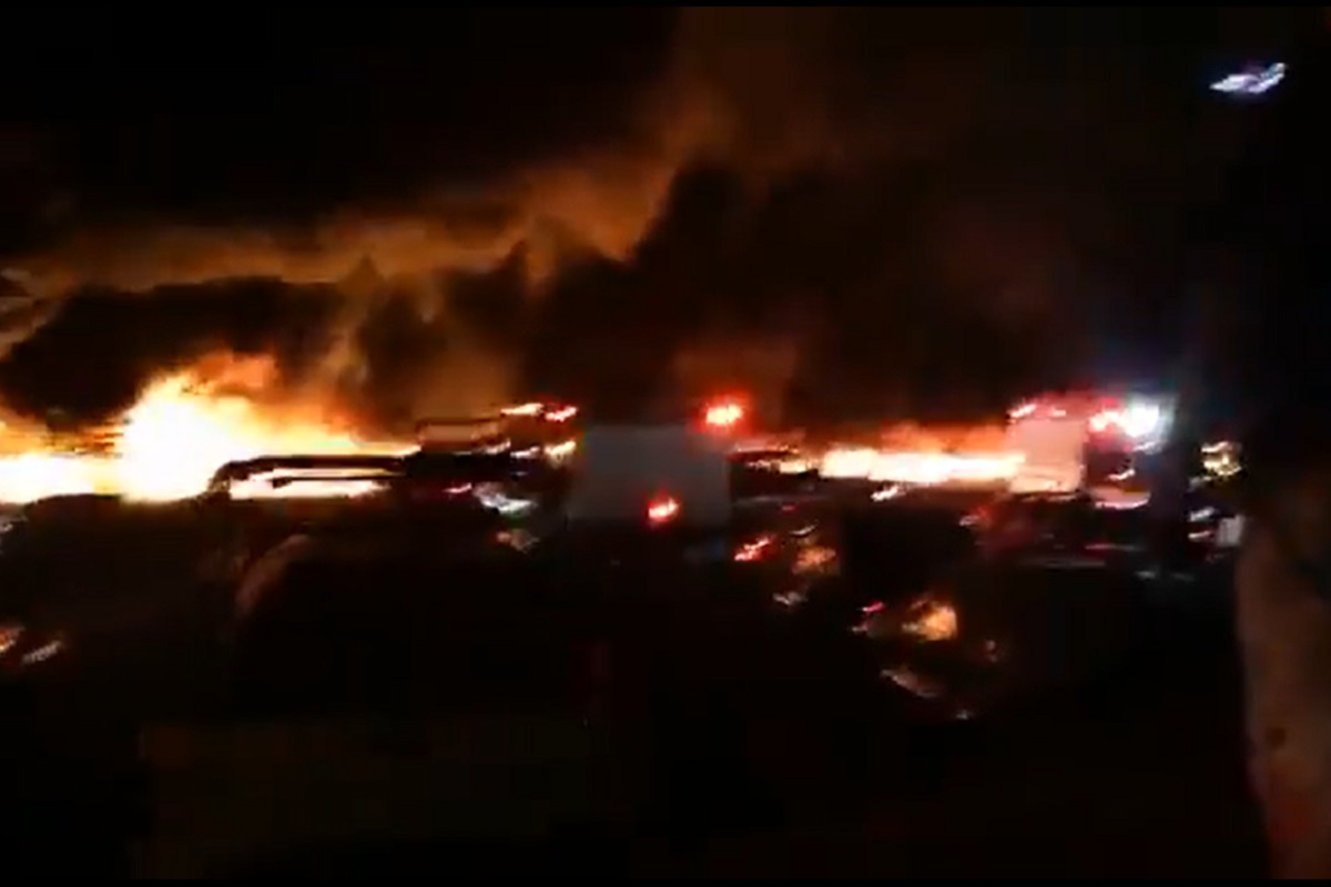 VIDEO: Incendio consume bodega de la Guardia Nacional en Iztapalapa 2 capos 1