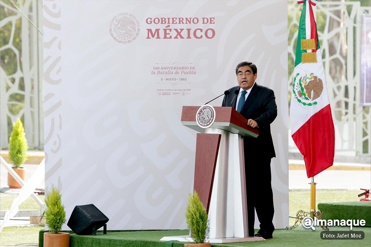 Morena es un partido desorganizado y controlado por grupos nacionales: Barbosa 2 desfile 5 de mayo Puebla 2022 presidium 3