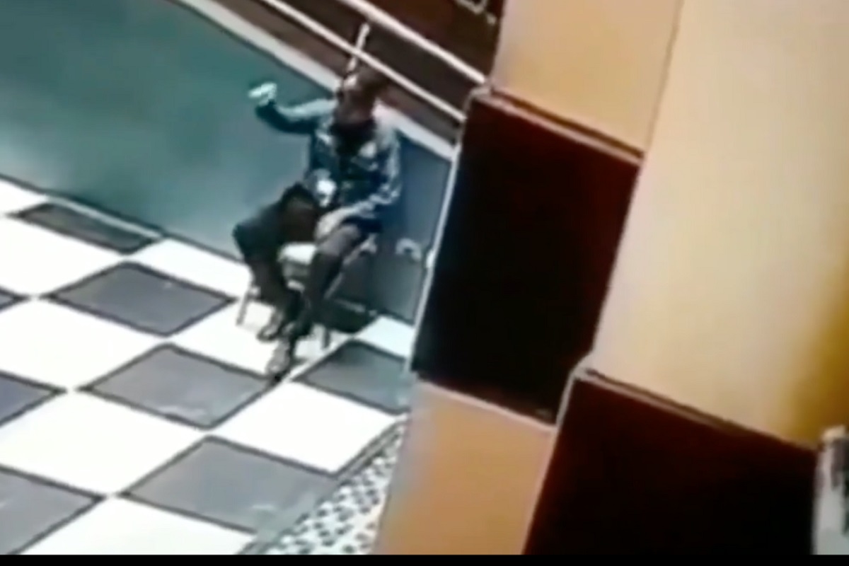 100% real no fake: Fantasma va a despedirse de su amigo en Colombia 2 fantasma centro comercial