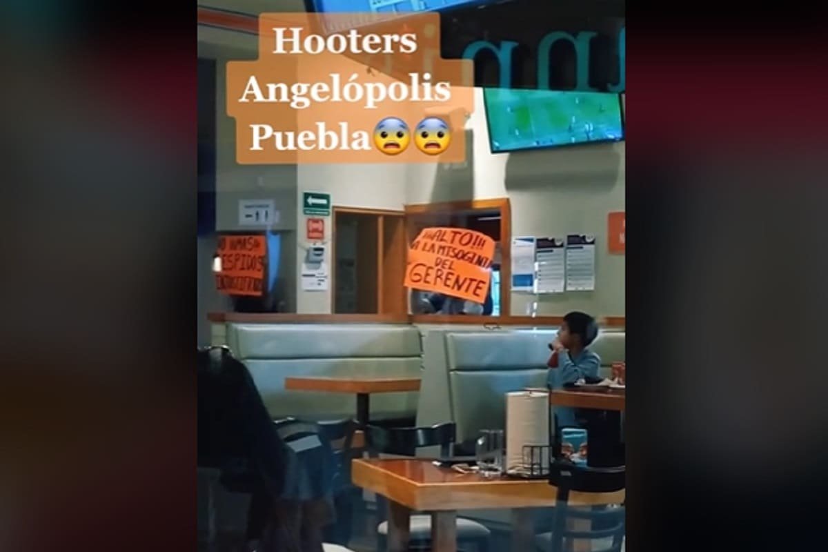 hooters 1