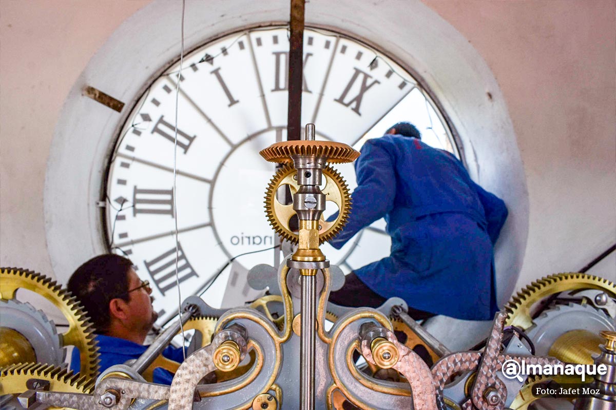 FOTOS: Relojes de El Gallito y de Palacio Municipal vuelven a dar la hora 7 mantenimiento Reloj Ayuntamiento Puebla 1
