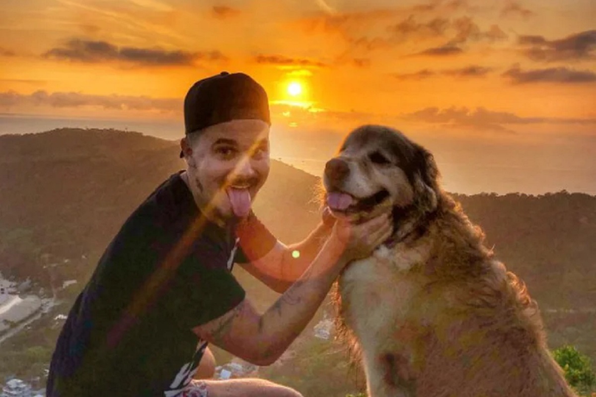 Quién era Jesse Koz, el influencer que viajaba por el mundo con su perro Shuratey 4 perritos