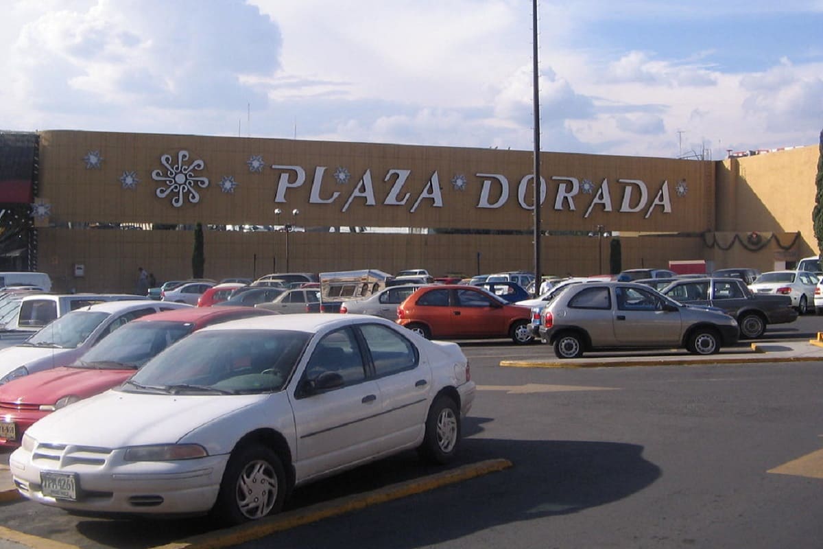 ¡Cuidado! Poblanas denuncian intento de secuestro a las afueras de Plaza Dorada 4 plaza dorada 1