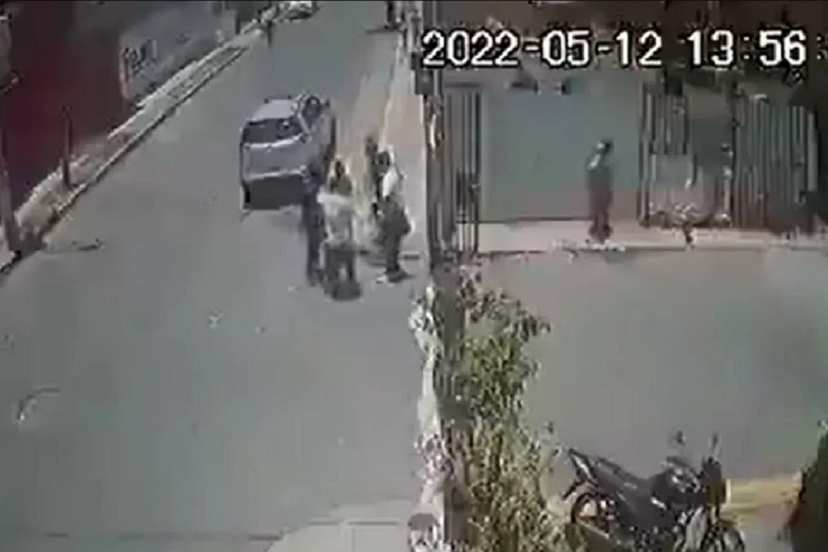 VIDEO: Vecinos frustran el secuestro de un adolescente en Edomex 4 secuestro edomex 1