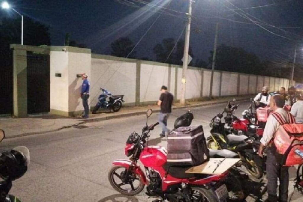 soldados no pagan a repartidor 1