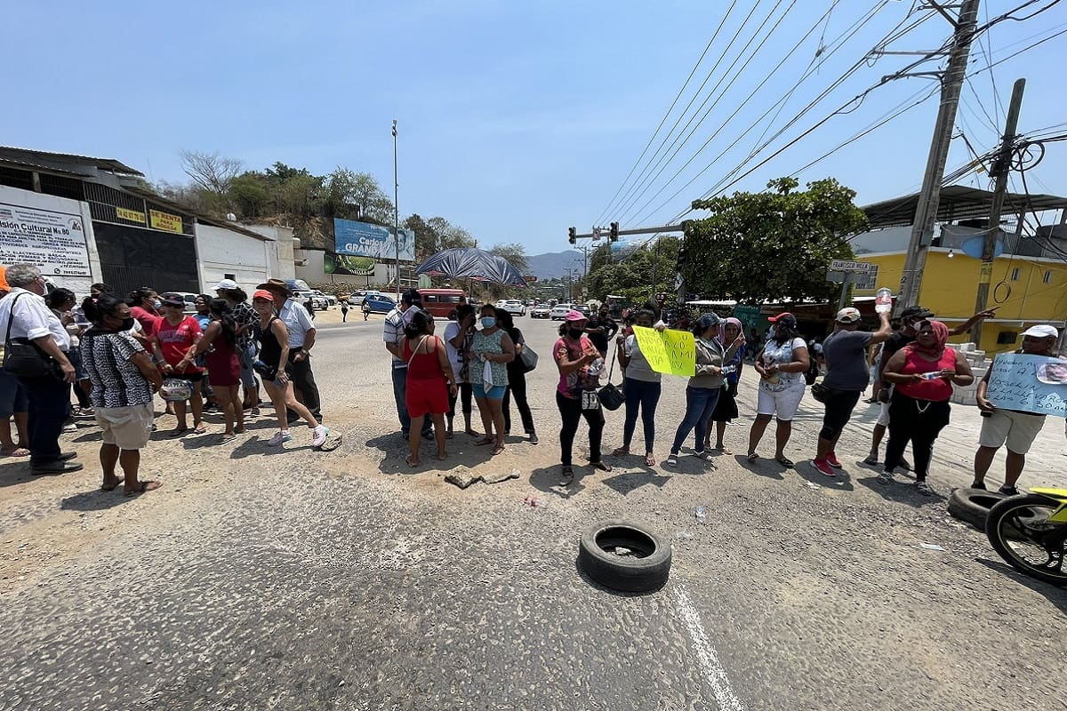 Yoseline, de 16 años, iba a la escuela cuando fue levantada en Acapulco; vecinos bloquean calles para encontrarla 6 Acapulco