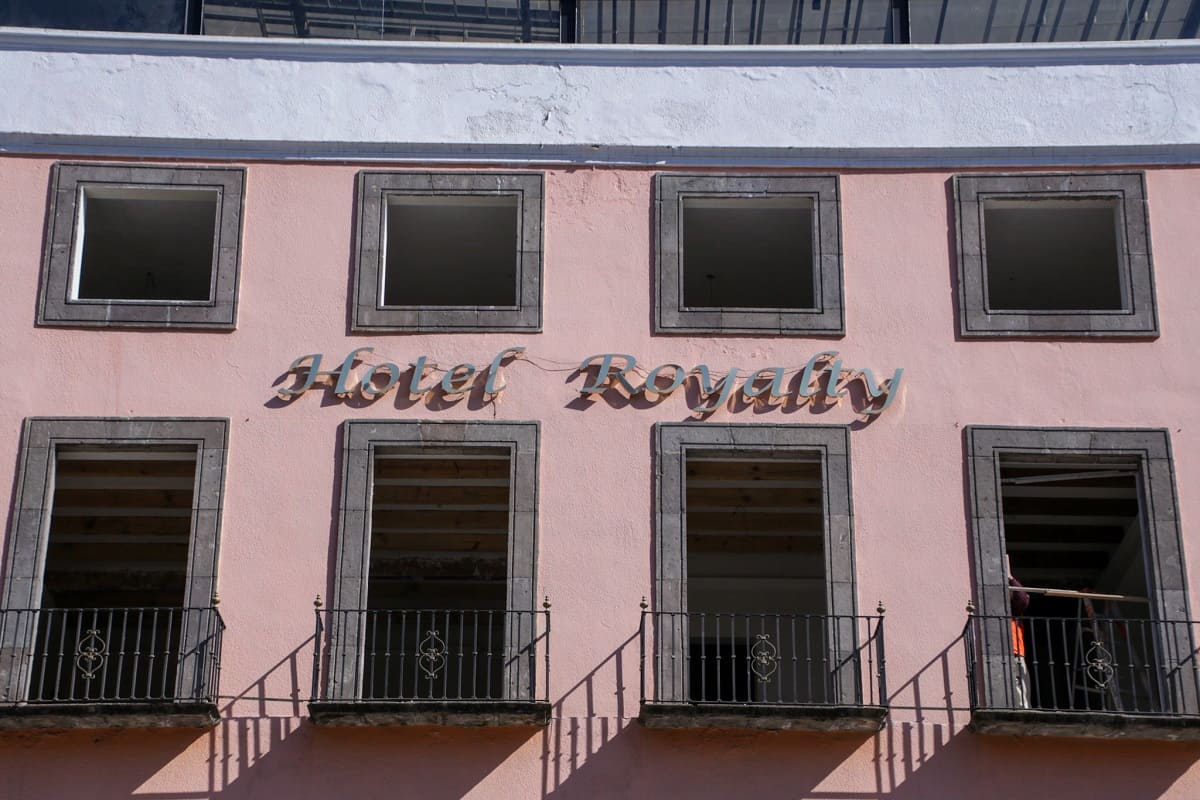 Tras año y medio cerrado, el Hotel Royalty reabrirá sus puertas en agosto 5 20211231114007 IMG 8842 1