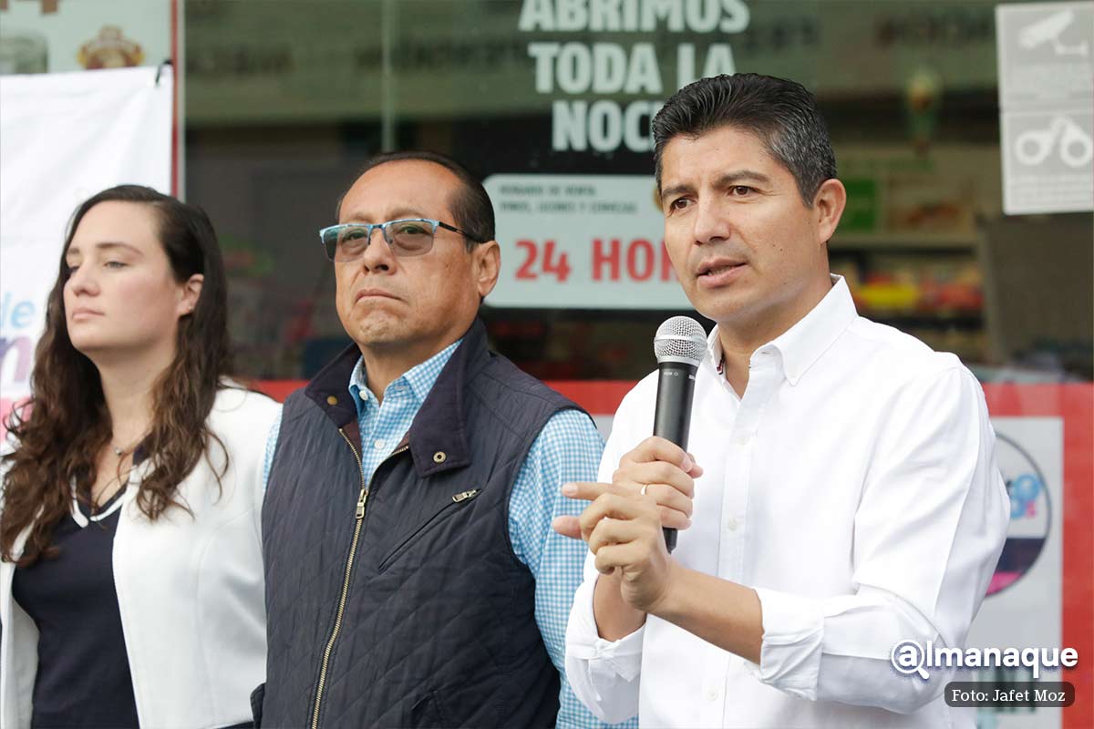 Eduardo Rivera Tiendas Oxxo 6