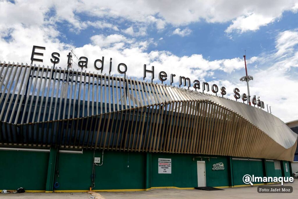 Estadio Hermanos Serdan Pericos de Puebla aniversario 6